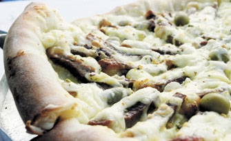 Que tal uma pizza de picanha com catupiry? Só na Casa do Espetinho e Pizzaria